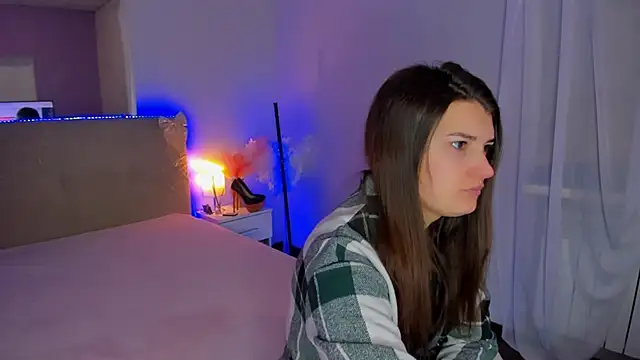 Laura Leee online show from 02-11-26, 06:07