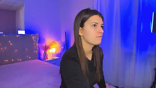 Laura Leee online show from 03-25-26, 05:57