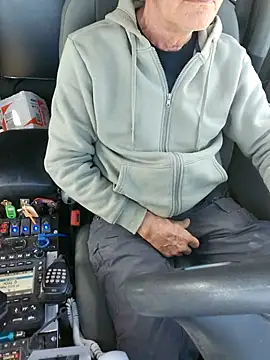 Snapshot of vanscr1 chatting on 03-05-25, 07:27 vanscr1 online show from 03-05-25, 07:27