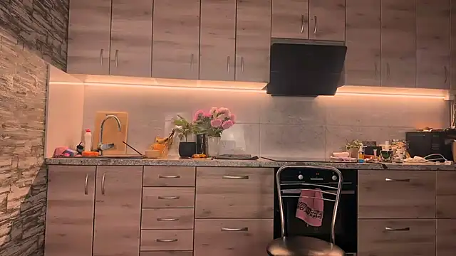 Snapshot of ___art chatting on 09-19-25, 05:24    art online show from 09-19-25, 05:24