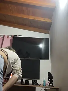 Sabrina Hall  online show from 10-04-25, 02:53