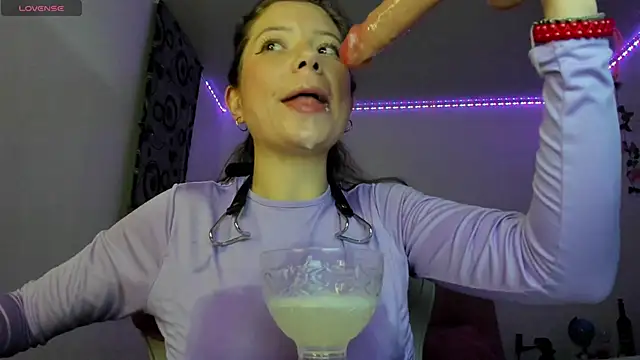 Snapshot of Susana_garcia_ chatting on 03-23-25, 02:04 Susana garcia  online show from 03-23-25, 02:04