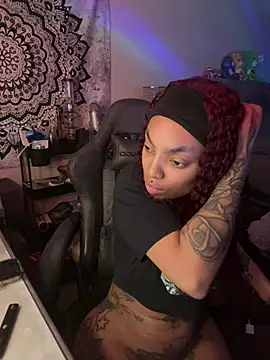 butterflybootyy online show from 12-17-24, 04:43