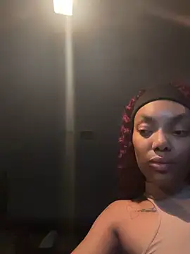 butterflybootyy online show from 12-18-24, 03:47