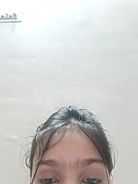 Snapshot of Riyu_05 chatting on 02-05-25, 10:19 Riyu 05 online show from 02-05-25, 10:19