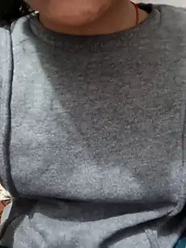 Snapshot of Riyu_05 chatting on 02-19-25, 10:12 Riyu 05 online show from 02-19-25, 10:12