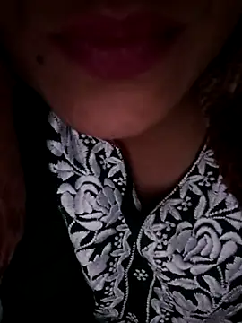 Snapshot of Riyu_05 chatting on 03-05-25, 08:43 Riyu 05 online show from 03-05-25, 08:43