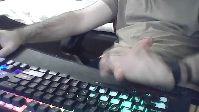 Snapshot of squiddy_69 chatting on 09-27-25, 02:05 squiddy 69 online show from 09-27-25, 02:05