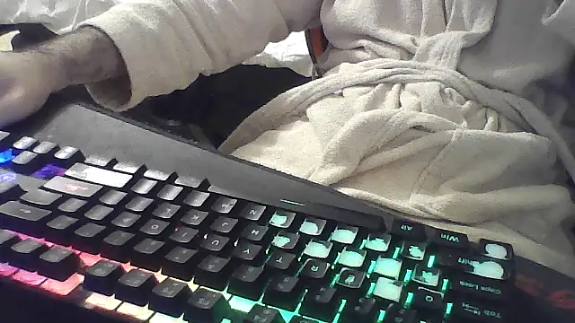 Snapshot of squiddy_69 chatting on 10-23-25, 04:34 squiddy 69 online show from 10-23-25, 04:34