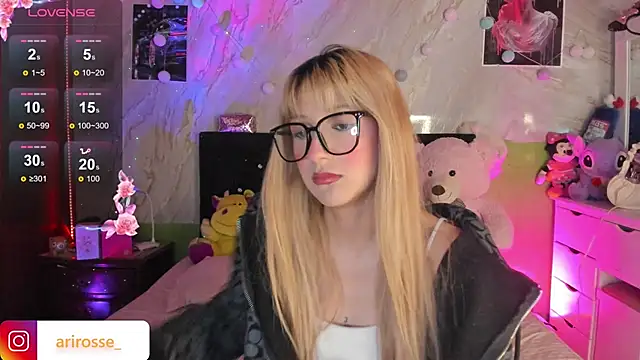 Snapshot of ariana_rosse__ chatting on 10-30-25, 09:44 ariana rosse online show from 10-30-25, 09:44