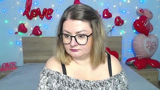 ZannaDreil online show from 02-19-25, 07:16