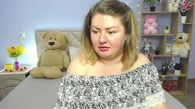 ZannaDreil online show from 03-11-25, 10:20