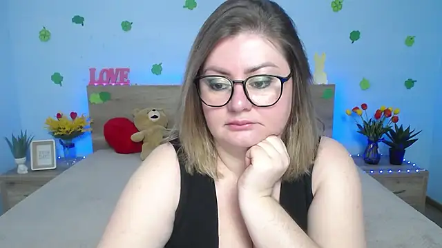 ZannaDreil online show from 03-17-25, 07:04