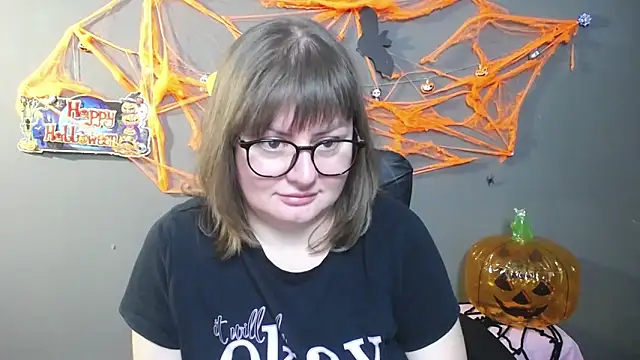 ZannaDreil online show from 10-14-25, 06:20