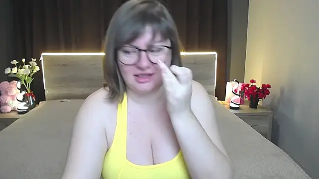 ZannaDreil online show from 11-19-25, 07:14