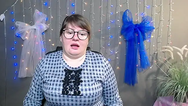 ZannaDreil online show from 11-21-25, 07:12