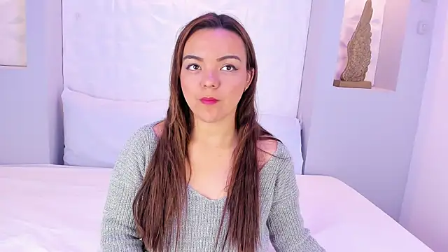 EmilyRouss  online show from 11-24-25, 07:13