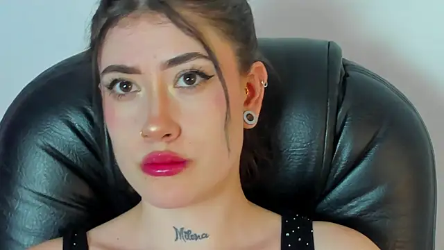 Snapshot of melody_suarez chatting on 02-02-25, 11:11 melody suarez online show from 02-02-25, 11:11