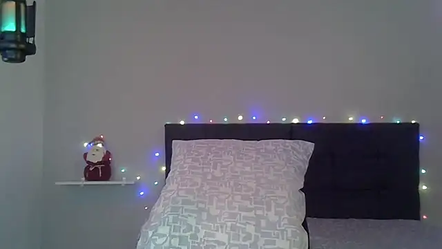 Snapshot of DIOSA-HOT chatting on 12-24-24, 12:33 DIOSA-HOT online show from 12-24-24, 12:33
