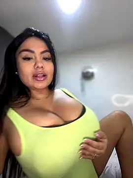 Snapshot of valeria2019hot chatting on 12-05-24, 03:04 valeria2019hot online show from 12-05-24, 03:04