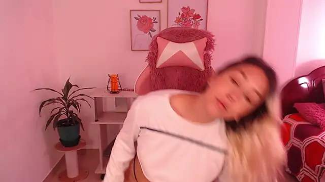 Dahlia  espresso online show from 09-17-25, 06:53