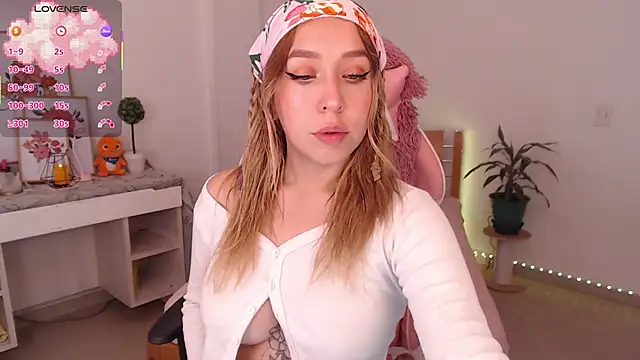 Dahlia  espresso online show from 11-25-25, 06:41