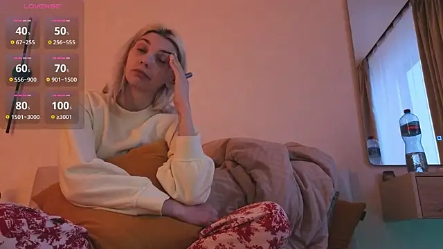 LoveLuna  online show from 04-21-26, 05:06