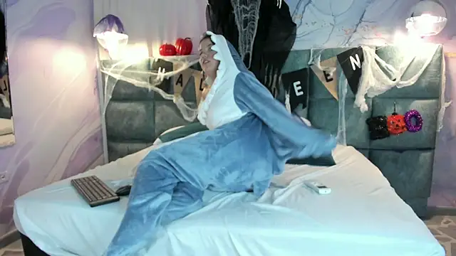 MelaniieRoux online show from 10-28-25, 07:38