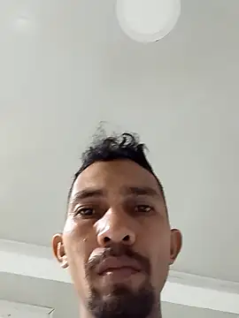 Snapshot of Emilio2034 chatting on 11-10-25, 10:25 Emilio2034 online show from 11-10-25, 10:25