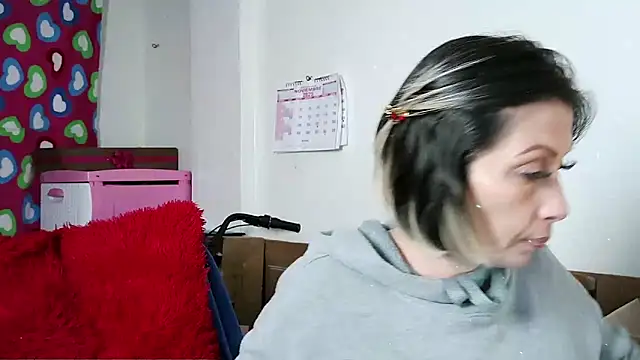 alixia81 online show from 11-21-25, 08:51