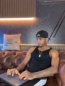 AaronCruz  online show from 02-11-26, 01:32