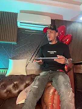 AaronCruz  online show from 02-15-26, 04:42