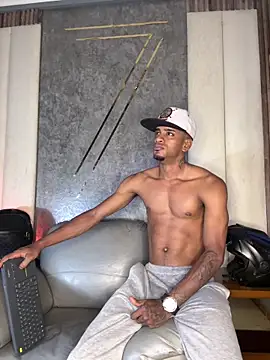 AaronCruz  online show from 05-19-26, 11:00