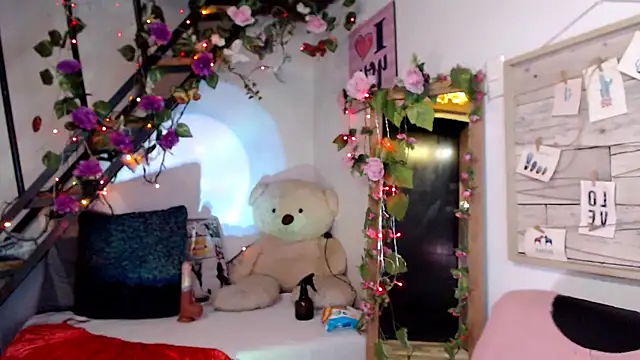 luna sky83 online show from 03-19-26, 08:07