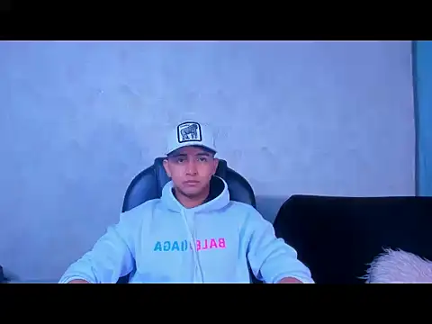 Snapshot of Muichiro_tokito1 chatting on 12-23-24, 04:22 Muichiro tokito1 online show from 12-23-24, 04:22