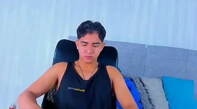 Snapshot of Muichiro_tokito1 chatting on 01-10-25, 04:12 Muichiro tokito1 online show from 01-10-25, 04:12