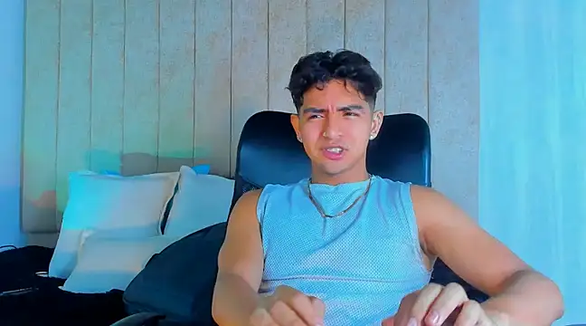 Snapshot of Muichiro_tokito1 chatting on 02-12-25, 04:01 Muichiro tokito1 online show from 02-12-25, 04:01