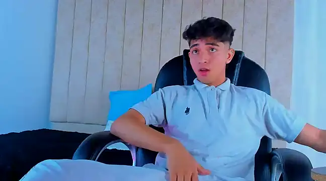 Snapshot of Muichiro_tokito1 chatting on 03-16-25, 04:30 Muichiro tokito1 online show from 03-16-25, 04:30