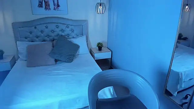 escarleth   online show from 09-15-25, 01:22