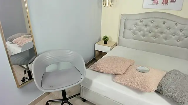 escarleth   online show from 02-11-26, 01:05