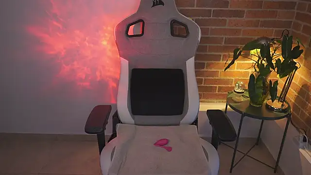 anyacutex online show from 02-19-25, 10:31