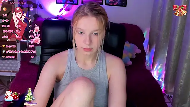 Snapshot of KarambaMoon chatting on 12-10-24, 08:27 KarambaMoon online show from 12-10-24, 08:27