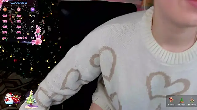 Snapshot of KarambaMoon chatting on 12-18-24, 08:47 KarambaMoon online show from 12-18-24, 08:47