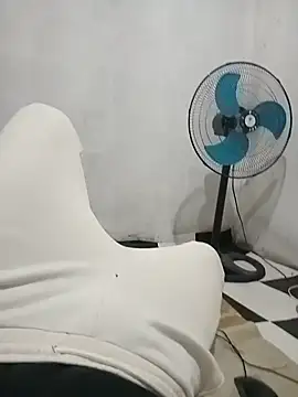 izinjamfee2 online show from 03-23-26, 04:00