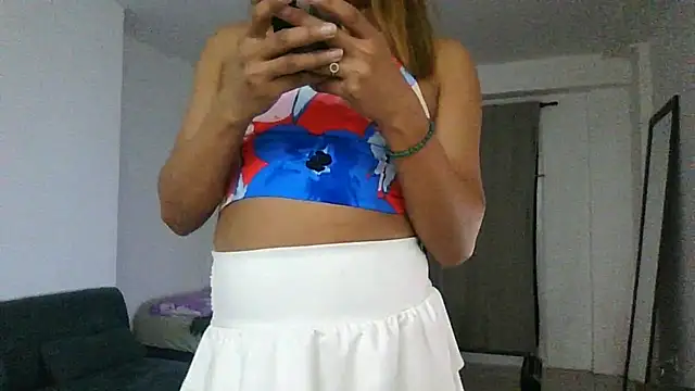 Snapshot of Yerucita chatting on 06-26-26, 12:59 Yerucita online show from 06-26-26, 12:59