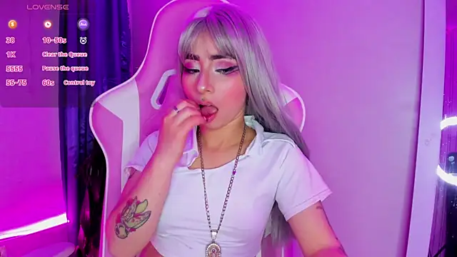 hanna  azumi online show from 01-19-25, 09:33