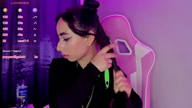 hanna  azumi online show from 01-25-25, 09:47