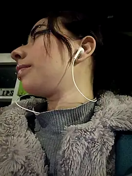 hanna  azumi online show from 02-21-25, 10:17