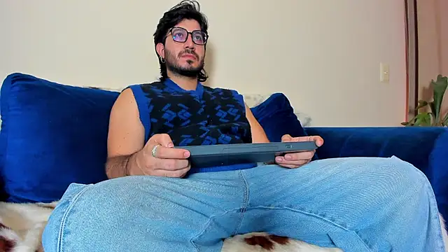 Snapshot of Ackerman_Eren_ chatting on 01-31-25, 06:25 Ackerman Eren  online show from 01-31-25, 06:25