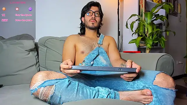 Ackerman Eren  online show from 11-24-25, 10:37